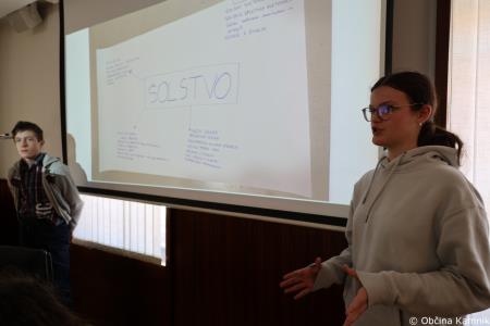 Letošnji otroški parlament na občinski ravni v središče postavlja duševno zdravje mladih (25)